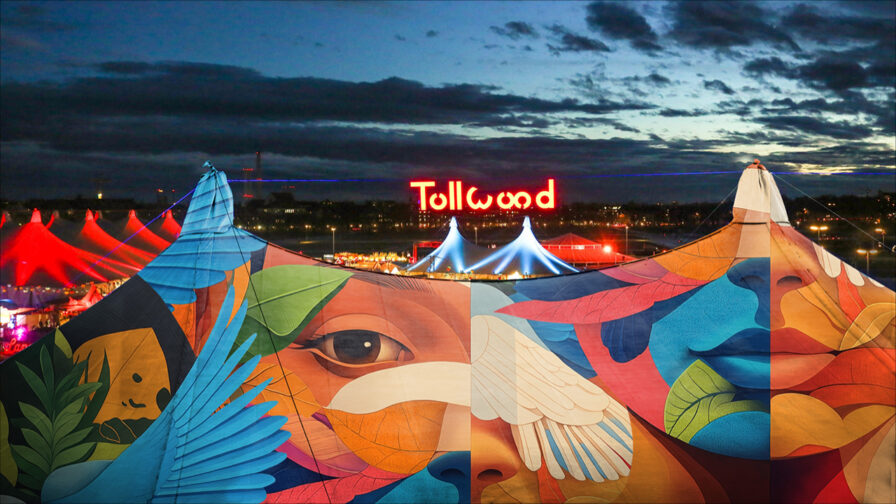 Tollwood Leuchtet Ein Manifest Zur Verteidigung Unserer Demokratie